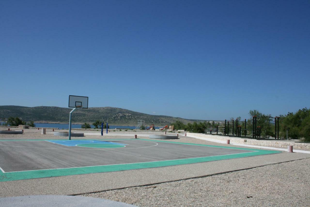 Mobile Homes Katinka, Starigrad Paklenica, Croatia Buitenkant foto